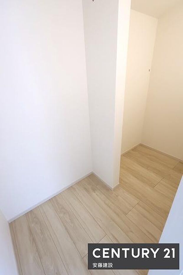 【　WIC　】毎日の洋服選びも楽しめるWIC完備！しっかり収納可能で居住空間を広々と活用できます