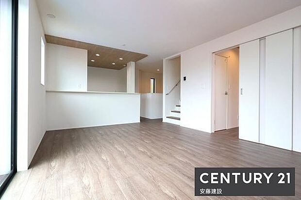 開放的な角地に立地敷地面積約50坪で陽当たりも良好