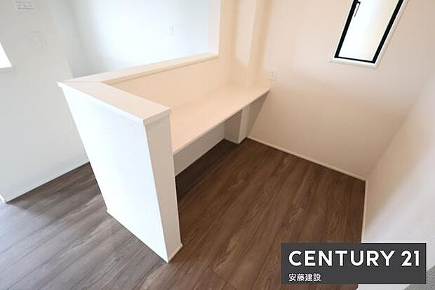 【　カウンター　】キッチン横にカウンター完備お子様の勉強を見ながらお料理も可能！