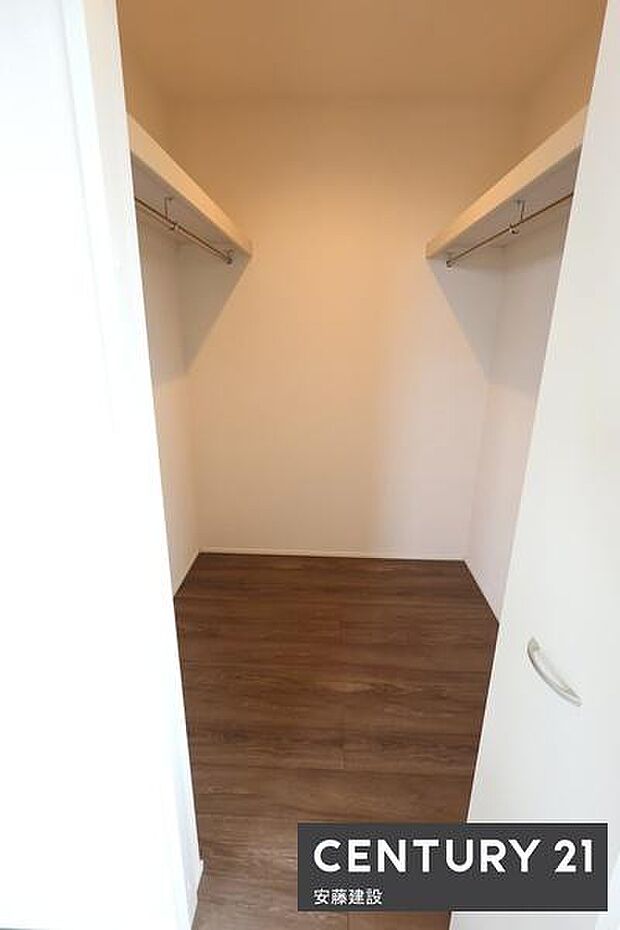 【　WIC　】毎日の洋服選びも楽しめるWIC完備！しっかり収納可能で居住空間を広々と活用できます