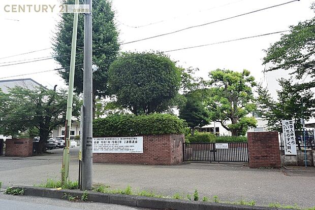 鶴ヶ島市立鶴ヶ島中学校まで2018m