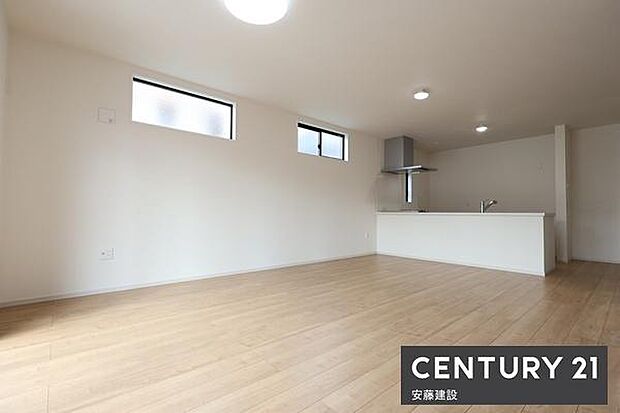 【　リビング　/　20.1帖　】家族みんながゆったりくつろげそうなリビング一日の大半を過ごす部屋だからこそ過ごしやすい空間にこだわりたいですね！