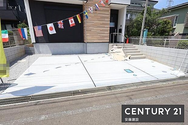 【　駐車場　/　parking　】駐車2台可能なスペース（車種制限有）