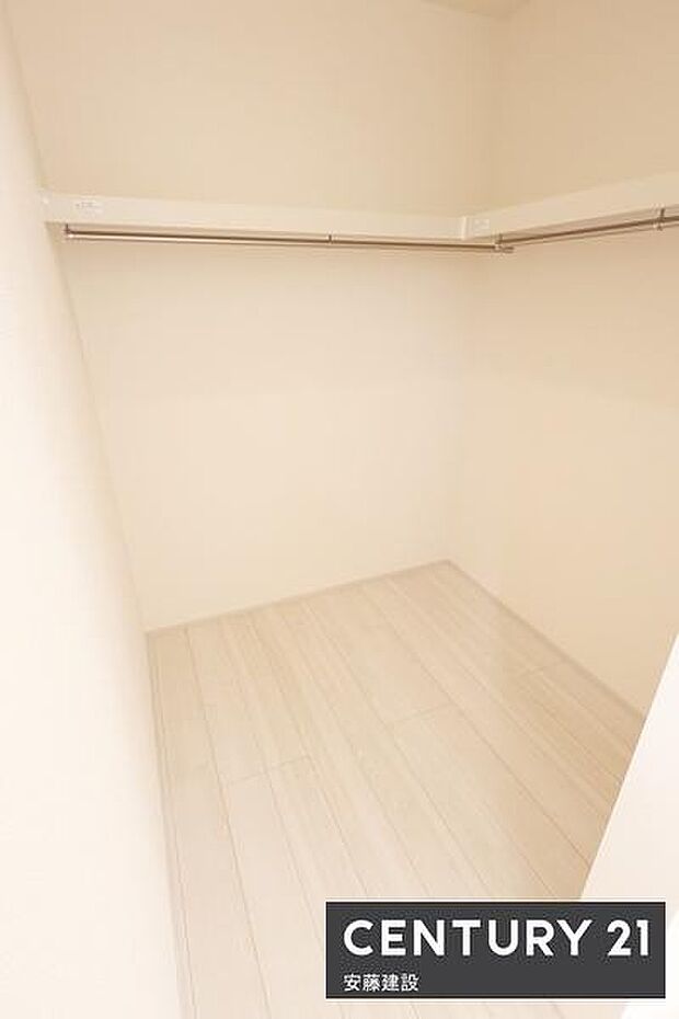 【 WIC 】毎日の洋服選びも楽しめるWIC完備!しっかり収納可能で居住空間を広々と活用できます