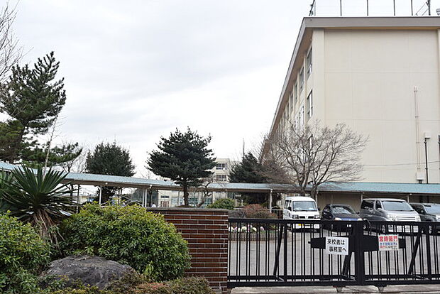 狭山市立堀兼中学校まで1540m