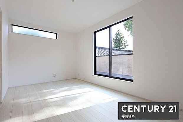 【 寝室+WIC / 7.5帖 】南西向き二面採光の明るくあたたかな寝室!お好みの家具を置いてホテルライクな空間も楽しめます