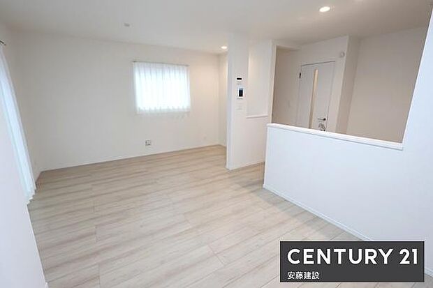 西武池袋線「狭山ヶ丘」駅徒歩15分所沢入間バイパスにも近く、電車と車両方お出掛けしやすい立地