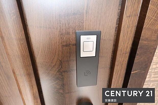 【　玄関　/　entrance　】スマートキー完備