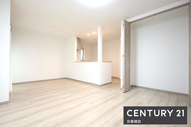 西武池袋線「狭山ヶ丘」駅徒歩15分所沢入間バイパスにも近く、電車と車両方お出掛けしやすい立地