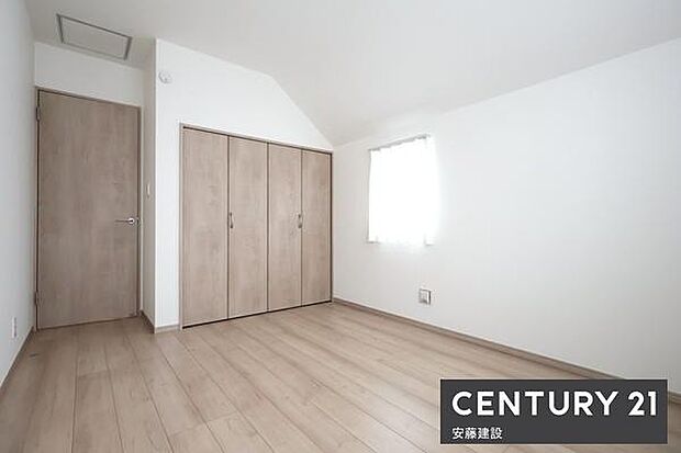 【　子供部屋　/　6帖　】お好きな家具を自由にレイアウトできる広さの洋室お子様にもちょうどいいサイズのお部屋です！