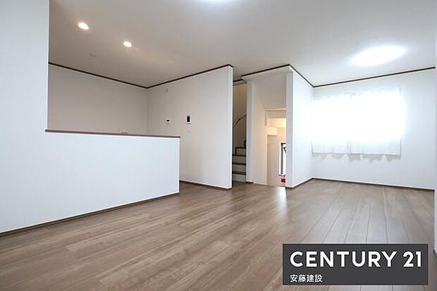 西武新宿線「新所沢」駅徒歩9分、「航空公園」駅徒歩12分二駅利用可能な立地!買い物がしやすいエリアと自然豊かなエリアがどちらも利用できる好立地