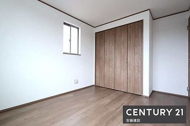 【 子供部屋 / 5.62帖 】お好きな家具を自由にレイアウトできる広さの洋室お子様にもちょうどいいサイズのお部屋です!