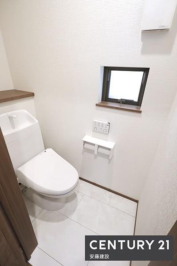 【 トイレ / toilet 】清潔的なウォッシュレット付きトイレ