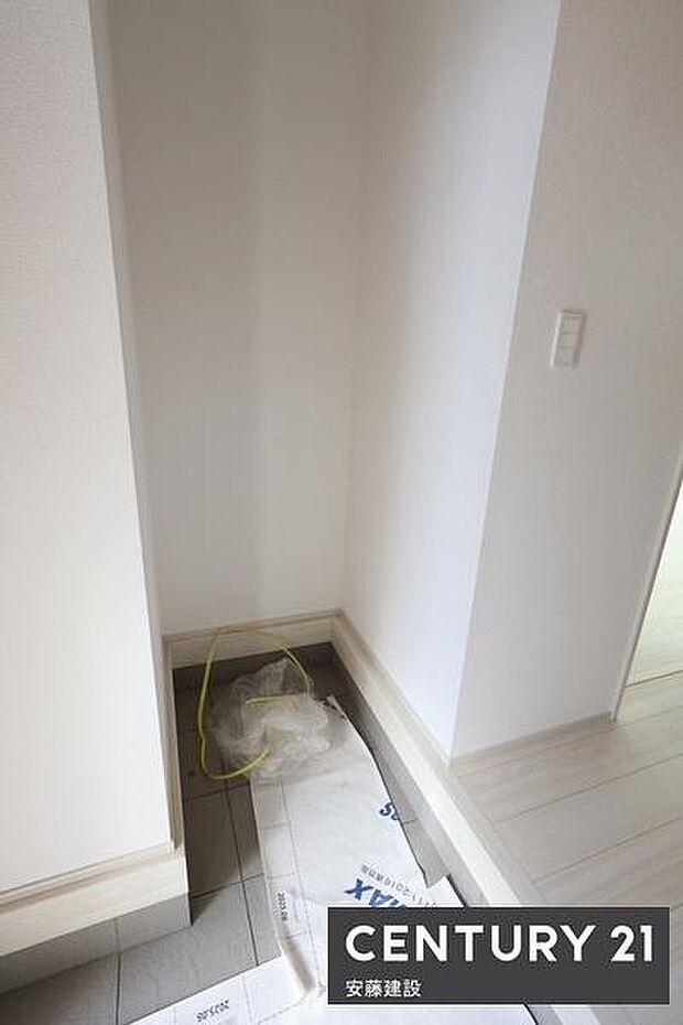 【　SIC　】かさばりやすいベビーカーやアウトドア用品、濡れた雨具もそのまま収納可能なSIC完備