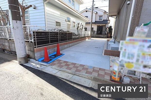 【 駐車場 / parking 】駐車2台可能なスペース