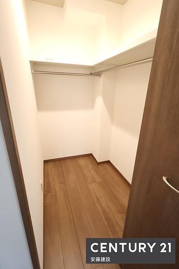 【　WIC　】毎日の洋服選びも楽しめるWIC完備！しっかり収納可能で居住空間を広々と活用できます