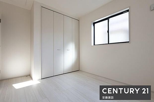 【　子供部屋　/　6帖　】お好きな家具を自由にレイアウトできる広さの洋室お子様にもちょうどいいサイズのお部屋です！