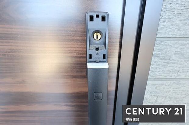 【 設備 】スマートキー完備で荷物が多くても開錠楽ちん!