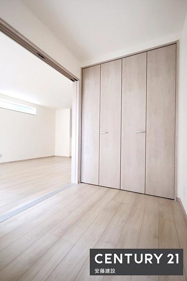 【　フリースペース　/　3帖　】リビングから出入可能なフリースペース！ファミリークロークやテレワーク用としても活用できて便利です！