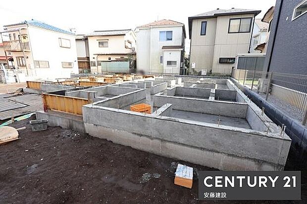 スーパーまで徒歩6分小学校まで徒歩11分