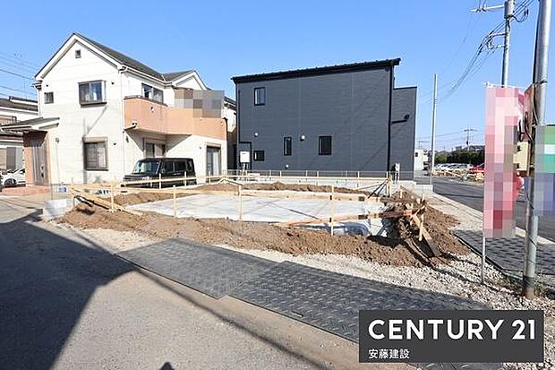 小学校まで徒歩約7分でお子様の登下校も安心の環境