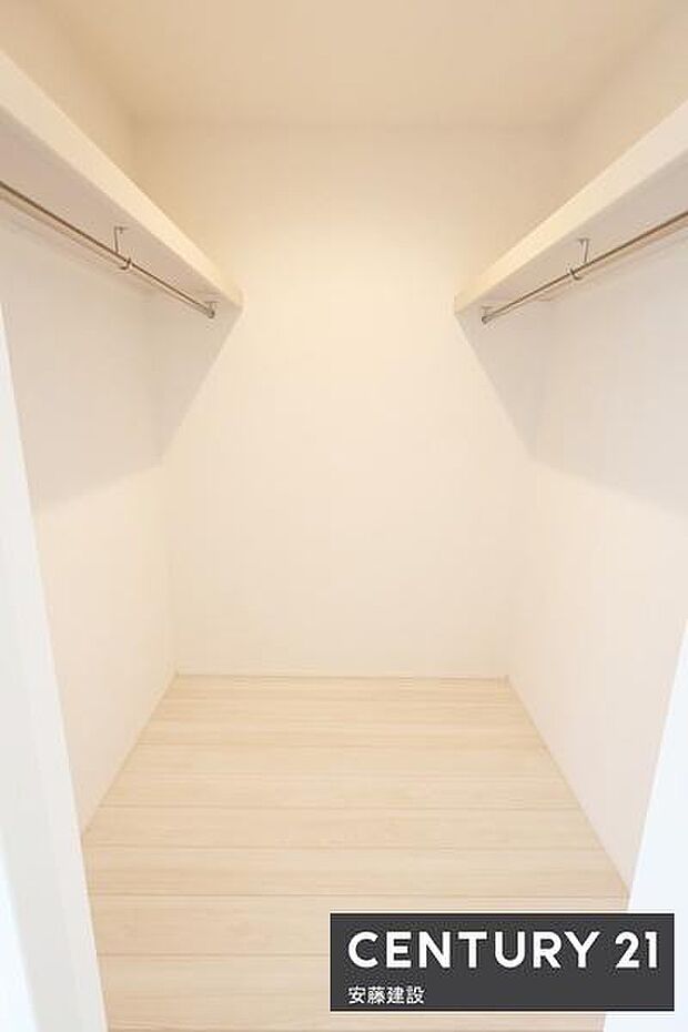 【 WIC 】1階4帖洋室にWIC完備しっかり収納可能で居住空間を広々と活用できます