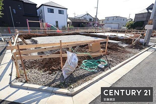 【 駐車場 / parking 】駐車1台可能なスペース