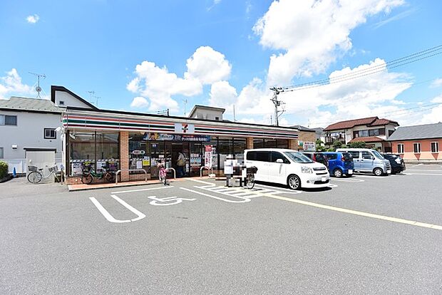 セブンイレブン入間下藤沢東店まで827m