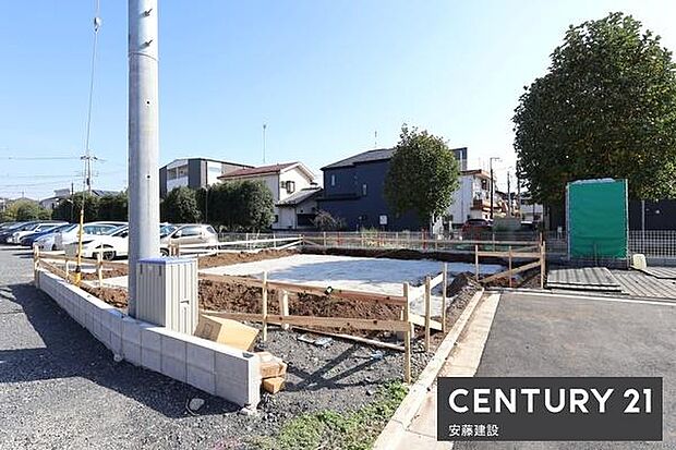 小学校まで徒歩約7分でお子様の登下校も安心の環境