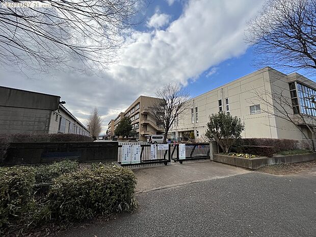 鶴ヶ島市立南中学校まで651m