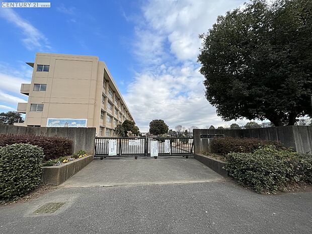 鶴ヶ島市立南小学校まで462m