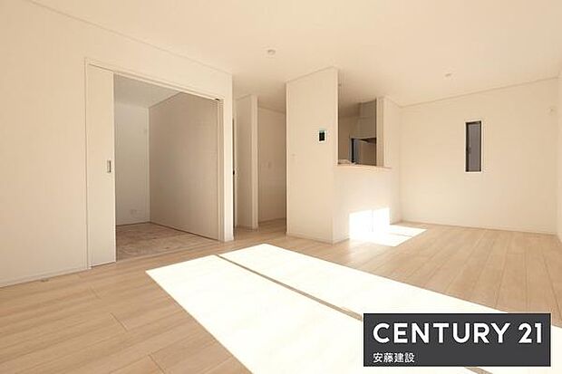 【　リビング　/　16帖　】家族みんながゆったりくつろげそうなLDK一日の大半を過ごす部屋だからこそ過ごしやすい空間にこだわりたいですね！