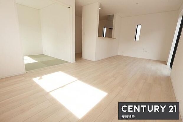 【 リビング / 16.2帖 】明るくあたたかな、しっかりとした広さのリビング一日の大半を過ごす部屋だからこそ過ごしやすい空間にこだわりたいですね!