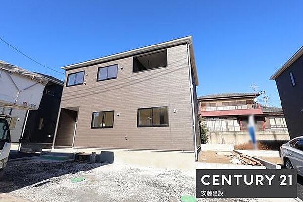 日当たりの良い南道路接道！2階全部屋南向きで暖かい邸宅