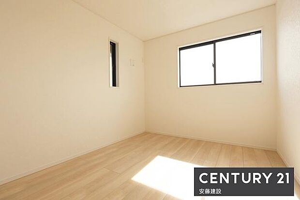 【 子供部屋 / 6.5帖 】明るくゆとりのある広さの洋室!クローゼット完備