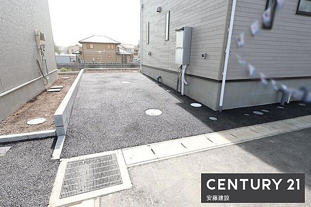 【 駐車場 / parking 】駐車1台可能なスペース