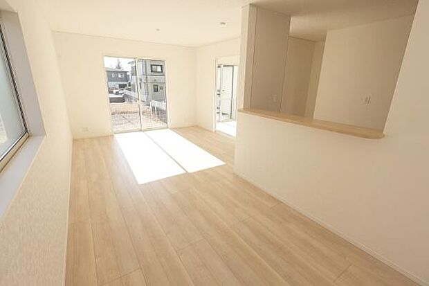 【　リビング　/　16.5帖　】家族みんながゆったりくつろげそうなLDK一日の大半を過ごす部屋だからこそ過ごしやすい空間にこだわりたいですね！