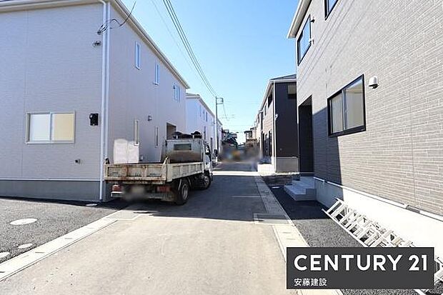 【 前面道路 】北側約4.2m開発道路