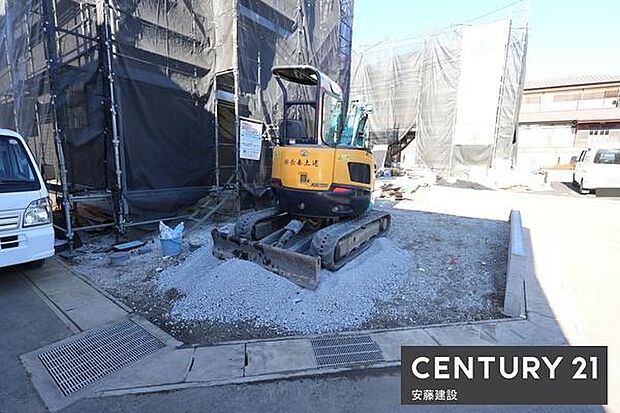 【 駐車場 / parking 】並列2台可能な駐車スペースご夫婦それぞれのお車をお家の前に停めることができます