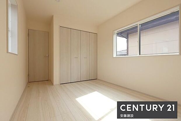 【 子供部屋 / 6帖 】お好きな家具を自由にレイアウトできる広さの洋室お子様にもちょうどいいサイズのお部屋です!