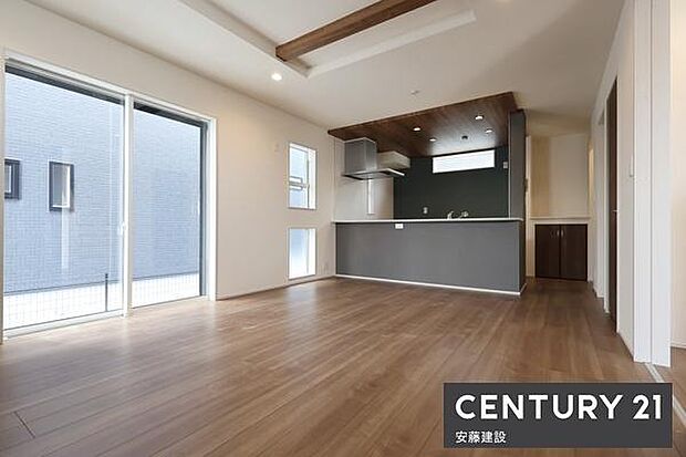 【 リビング / 16.75帖 】