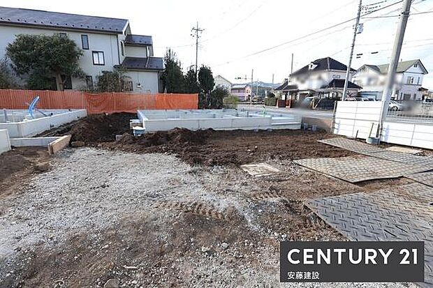 【　駐車場　/　parking　】並列2台可能な駐車スペースご夫婦それぞれのお車をお家の前に停めることができます