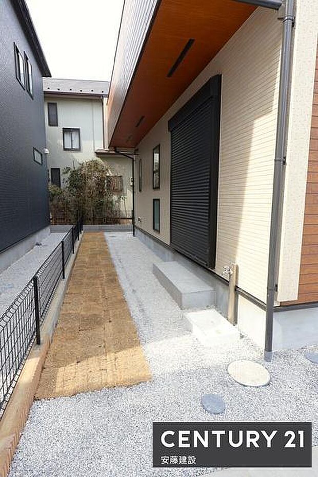 【 庭 / Garden 】ちょっとしたお庭スペース完備