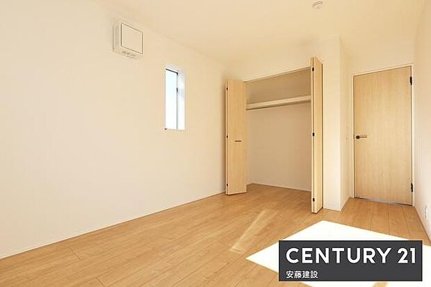 【　子供部屋　/　6.5帖　】お好きな家具を自由にレイアウトできる広さの洋室お子様にもちょうどいいサイズのお部屋です！