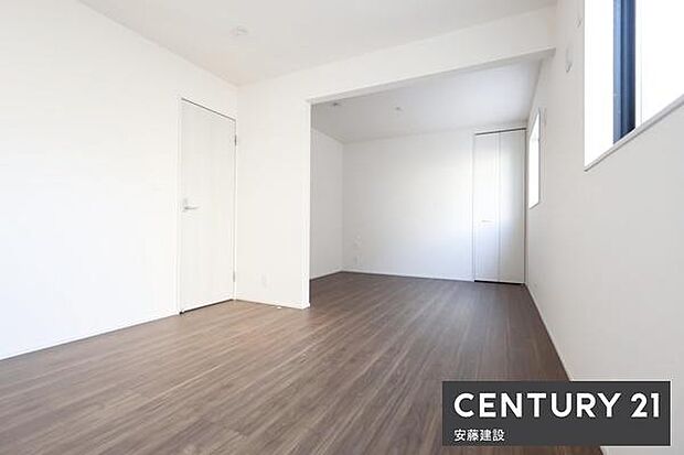 【　洋室+WIC（間仕切可)　/　10.5帖　】間仕切りを作れば2部屋にもなるフレキシブルルーム！将来の家族人数に応じて変更可能な設計