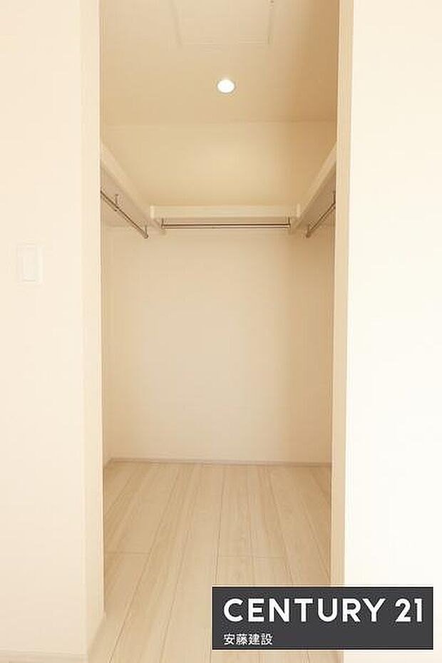 【　WIC　】毎日の洋服選びも楽しめるWIC完備！しっかり収納可能で居住空間を広々と活用できます