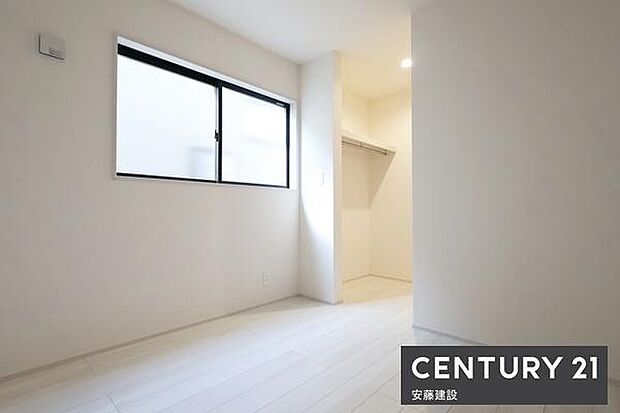 【 2階サービスルーム / 4.5帖 】居室としても活用可能なWIC完備のサービスルーム