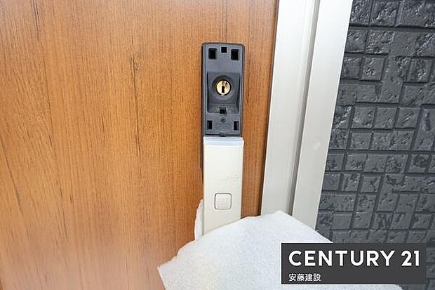 【 玄関 / entrance 】スマートキー完備