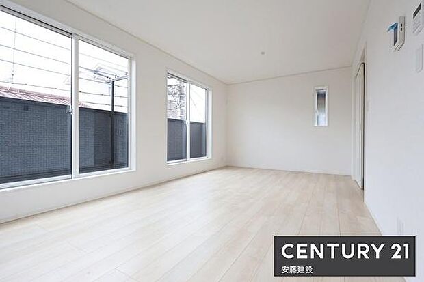 【 2階リビング / 15.1帖 】明るくあたたかな、しっかりとした広さのリビング一日の大半を過ごす部屋だからこそ過ごしやすい空間にこだわりたいですね!