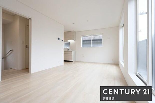 防犯カメラや電子キー、TVモニター付インターホン等が備わったセキュリティ面安心の邸宅夏は涼しく冬は暖かい、一年を通して過ごしやすいZEH水準の省エネ性能